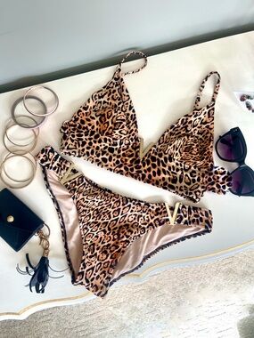 Victoria's Secret Leopard Long Line Triangle Crop top full bottom bikini Medium